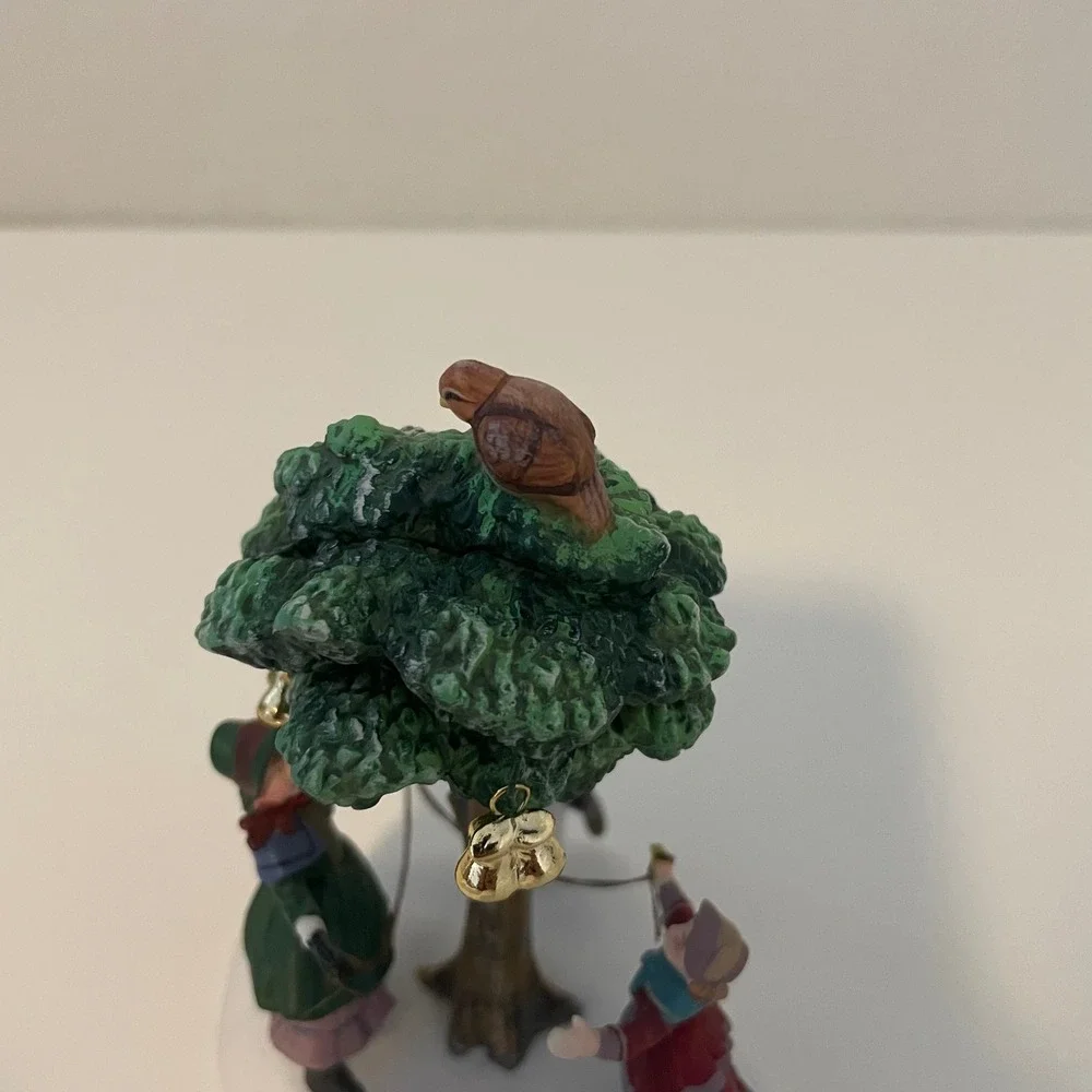 Department 56 A Partridge In A Pear‎ Tree